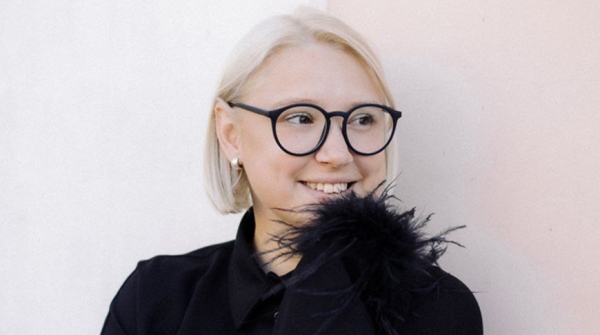 "Нежность и сила". Автор логотипа Года белорусской женщины о символическом образе белоруски