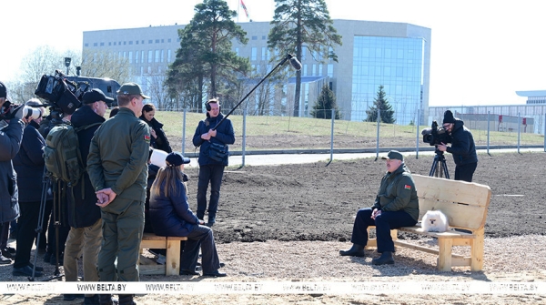 Интервью на весь &quot;МИР&quot;, дуэль на льду, гости из Пакистана и субботние заявления. Итоги недели Президента