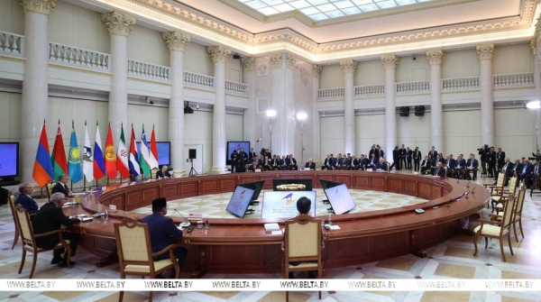 Саммиты в Питере, назначения и доклады силовиков, новогодний бал. Итоги недели Президента